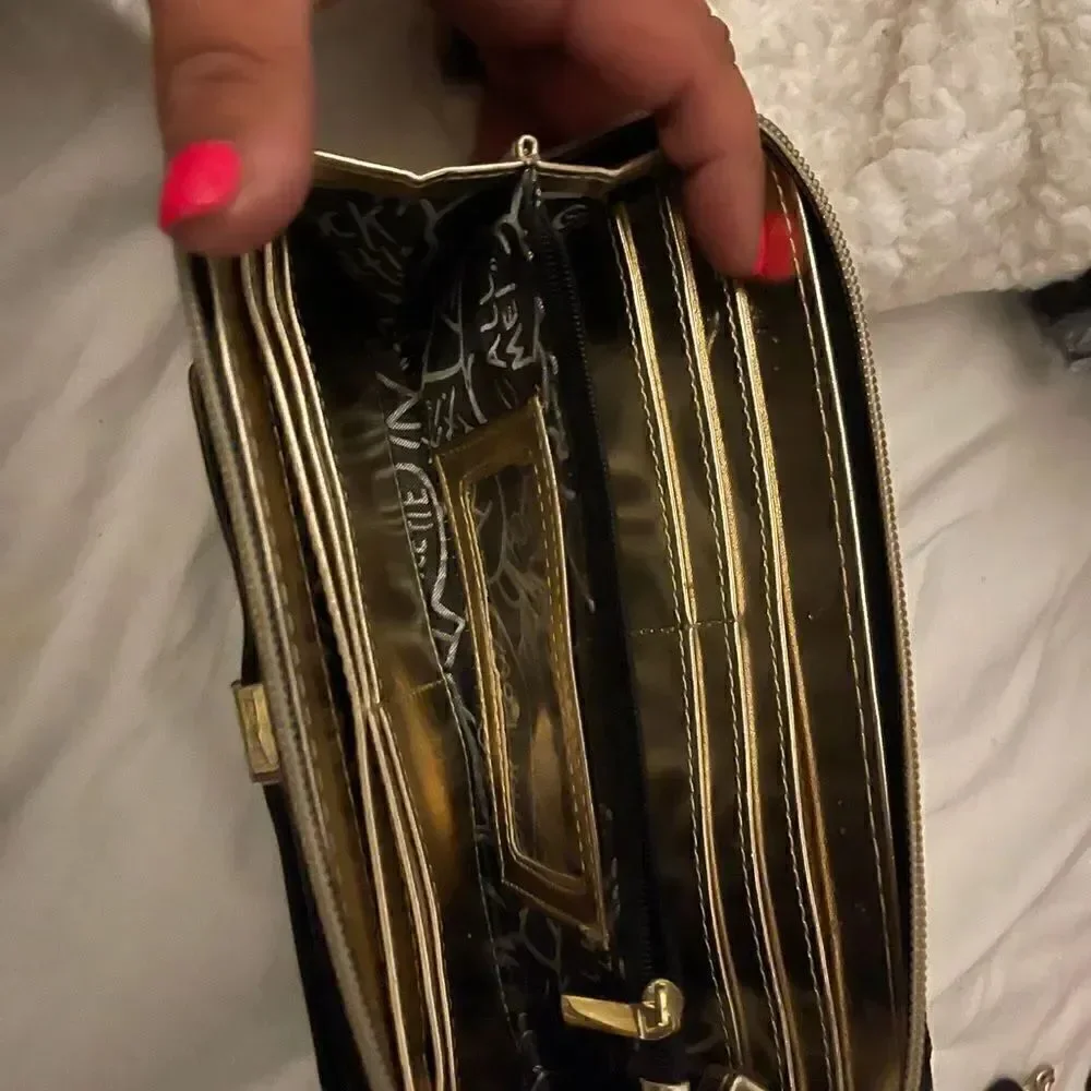 Vintage betsey johnson polka dot gold bow b & w zip around accordion wallet